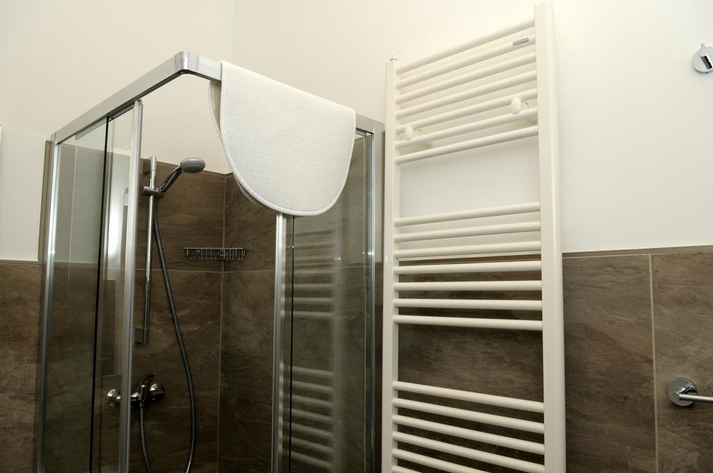 לצ'ה Della Torre Rooms מראה חיצוני תמונה